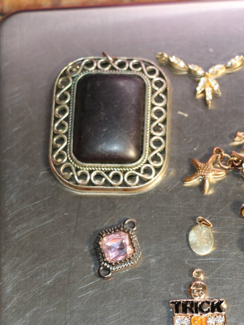 40+ Mostly Vintage Pendants,Charms, and Finales-Lot of Mixed Styles and Sizes - Picture 10 of 11